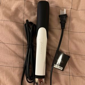 GHD Straightener